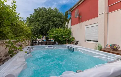 Bazen u objektu Awesome Home In Vodice ili u blizini