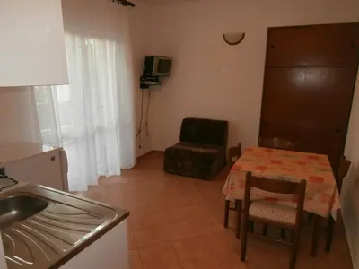 Kuhinja ili čajna kuhinja u objektu Apartments Nada