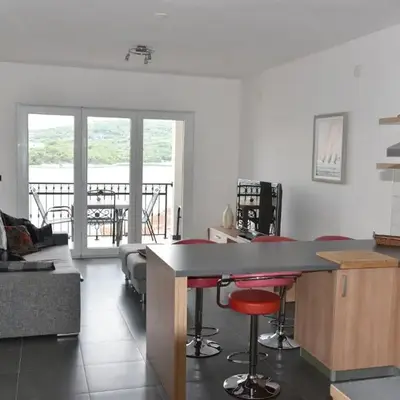Villa Pina Apartment Evitos
