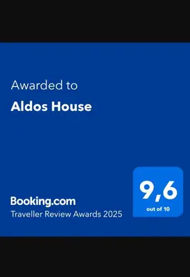 Certifikat, nagrada, logo ili neki drugi dokument izložen u objektu Aldos House