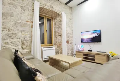 TV i/ili zabavni centar u objektu XY Suites - Design Apartments
