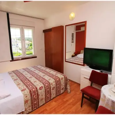 Room-Delux- with a modern bathroom- - Primosten -Lokvice 6
