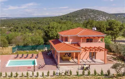 Pogled na planine ili pogled na planine iz vikendica