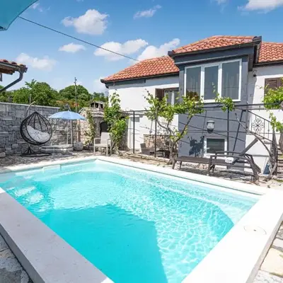Awesome Home In Danilo