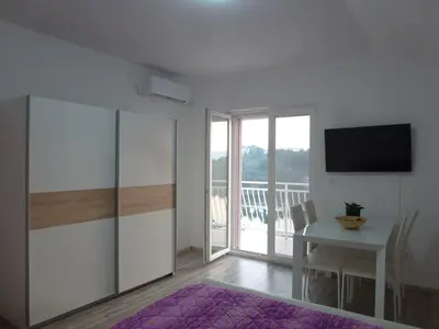 TV i/ili zabavni centar u objektu Apartmani Slavica