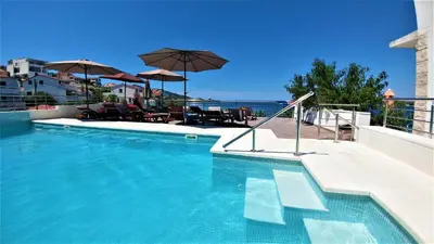 Bazen u objektu Villa Bilic ili u blizini