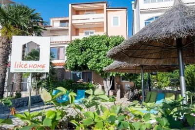 Vrt u objektu Apartmani Meić Pirovac
