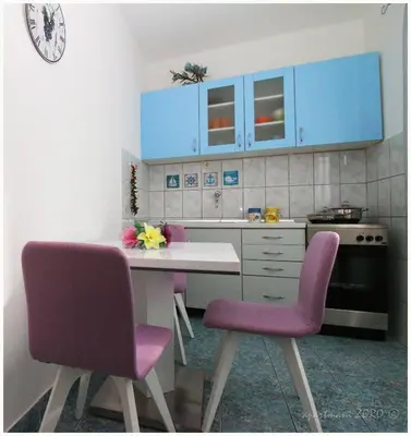 Kuhinja ili čajna kuhinja u objektu Apartments Zoro