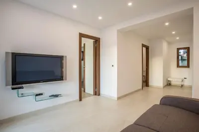 TV i/ili zabavni centar u objektu Sailor house villa near Trogir, private pool