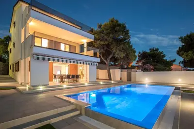 Bazen u objektu Sailor house villa near Trogir, private pool ili u blizini