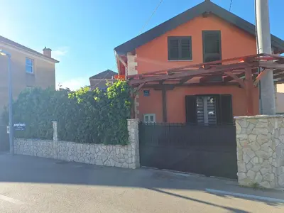 Zgrada u kojoj se nalazi apartman