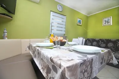 TV i/ili zabavni centar u objektu Apartmani Galešić