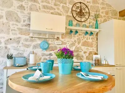 Kuhinja ili čajna kuhinja u objektu APARTMAN Bervida Murter