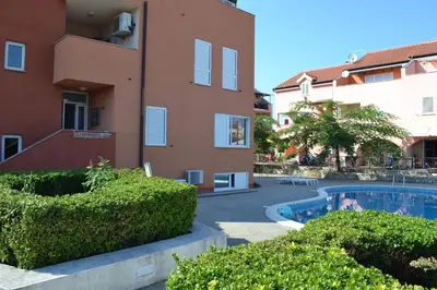 Bazen u objektu Apartment Daniela ili u blizini