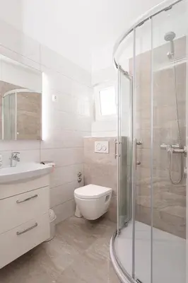 Kupaonica u objektu Entire private top floor with own pool and entrance