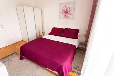 Krevet ili kreveti u jedinici u objektu Entire private top floor with own pool and entrance