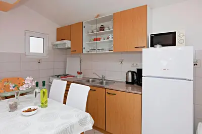 Kuhinja ili čajna kuhinja u objektu Apartments with parking space Vodice - 16543