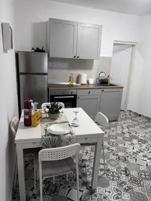 Kuhinja ili čajna kuhinja u objektu Apartment in Pirovac with balcony, air conditioning, Wi-Fi (4717-2)