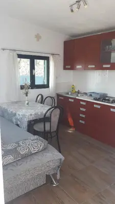 Kuhinja ili čajna kuhinja u objektu Kuća Paradise- Robinson