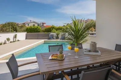 Bazen u objektu HOLIDAY HOME SIBINIUM ili u blizini