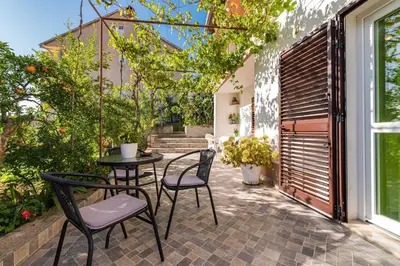 Vrt u objektu Studio Apartment Sekula