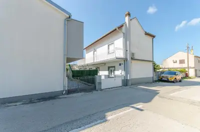 Zgrada u kojoj se nalazi apartman