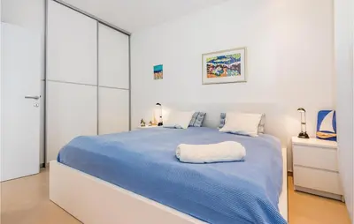 Krevet ili kreveti u jedinici u objektu Two-Bedroom Apartment In Murter