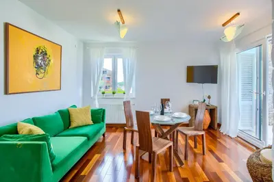 TV i/ili zabavni centar u objektu Family-friendly apartments with swimming pool Murter - 16655