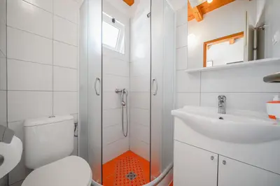 Kupaonica u objektu Apartman Skroza