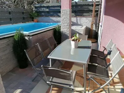 Bazen u objektu House Srima-Vodice Dalmatia ili u blizini