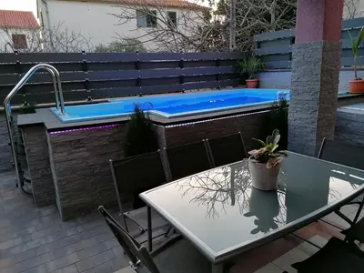 Bazen u objektu House Srima-Vodice Dalmatia ili u blizini