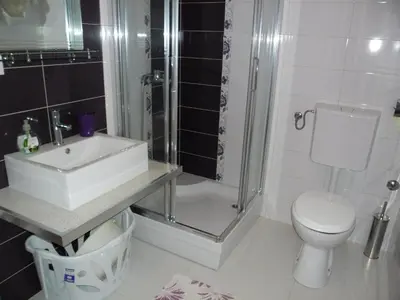 Kupaonica u objektu Apartments Jerine