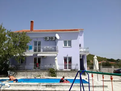 Bazen u objektu Apartments Jerine ili u blizini