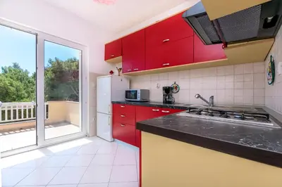Kuhinja ili čajna kuhinja u objektu Apartments Ive i Maja