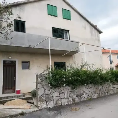 Apartments with a parking space Murter - 17059