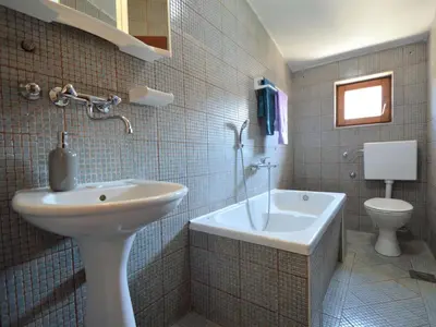 Kupaonica u objektu Apartment Rose-3 by Interhome