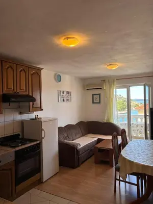 Kuhinja ili čajna kuhinja u objektu Apartmani Ivan by the sea