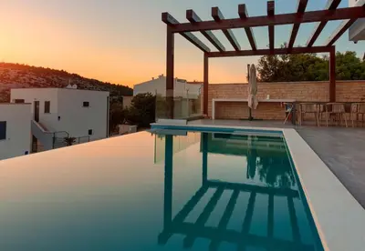 Bazen u objektu Hideaway Villa am Meer ili u blizini
