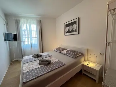 Krevet ili kreveti u jedinici u objektu Elegant Apartment Šibenik Center with Balcony & Private Parking