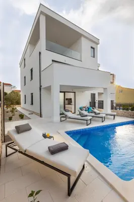 Bazen u objektu Luxury Apartment La Mer ili u blizini