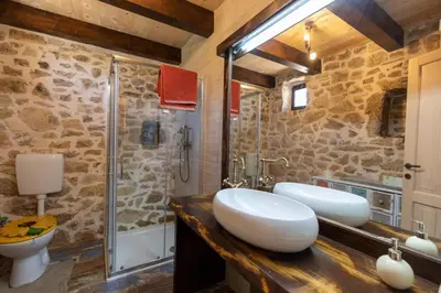 Kupaonica u objektu Family friendly house with a swimming pool Bogatic, Krka - 17168