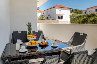 Hrana u apartmanu ili u blizini