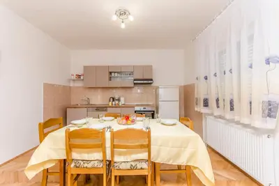Kuhinja ili čajna kuhinja u objektu Apartment Sime