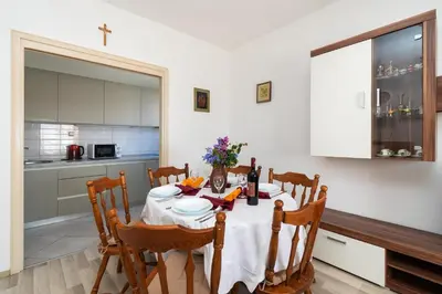 Kuhinja ili čajna kuhinja u objektu Apartment Summerteracea