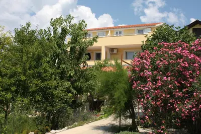 Vrt u objektu Apartments with parking space Murter - 5100