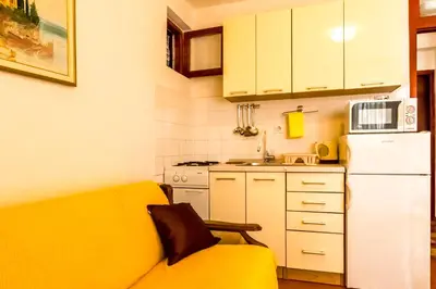 Kuhinja ili čajna kuhinja u objektu Apartments Mira Mark