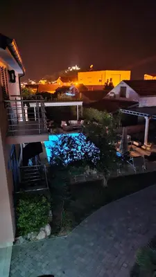 Bazen u objektu Apartmani Nika ili u blizini
