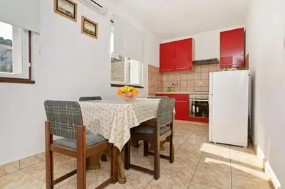 Kuhinja ili čajna kuhinja u objektu Apartments Ive