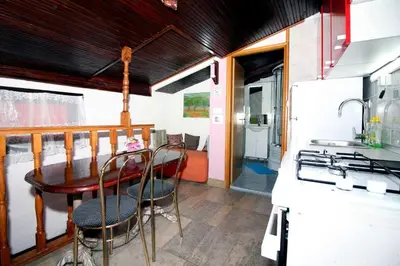 Kuhinja ili čajna kuhinja u objektu House Ante