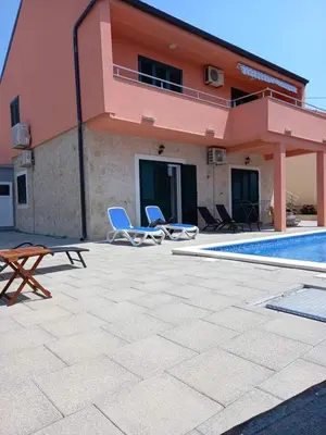 Bazen u objektu Apartments Fantasy ili u blizini